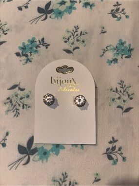 delicates Gold Clear Crystal Round Stud Earrings